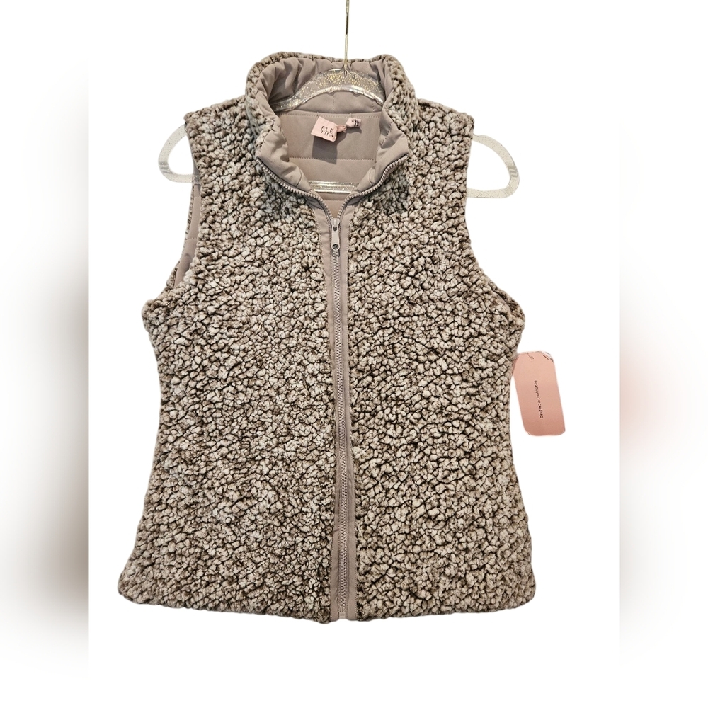 Womans NWT reversible Tan Warm Sherpa Full Zip Vest Pockets Size M